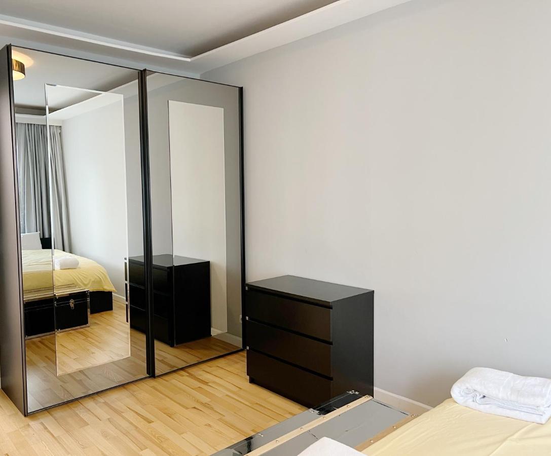 Prime Comfort With Balcony & Free Parking Berlijn